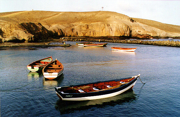 14Ilha do Sal.jpg - E almoamos num restaurante com esse visual antes de partimos para as Canrias